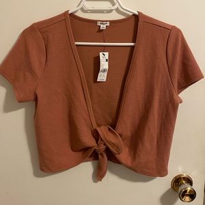 Ribbed garage tie cropped t shirt